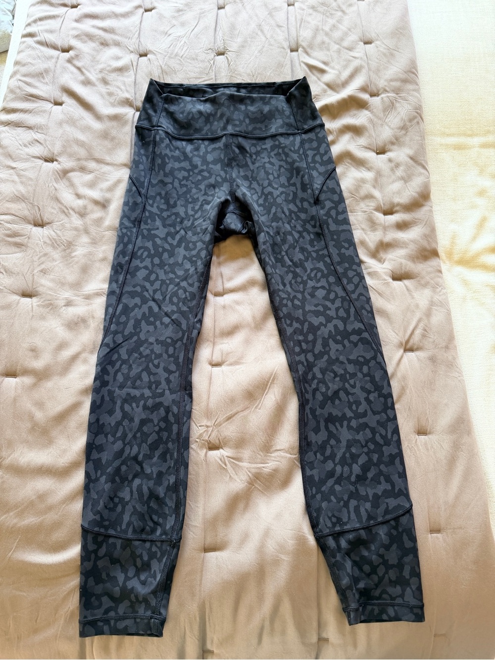 Lululemon Fast and Free High-Rise Legging 25” Size 6